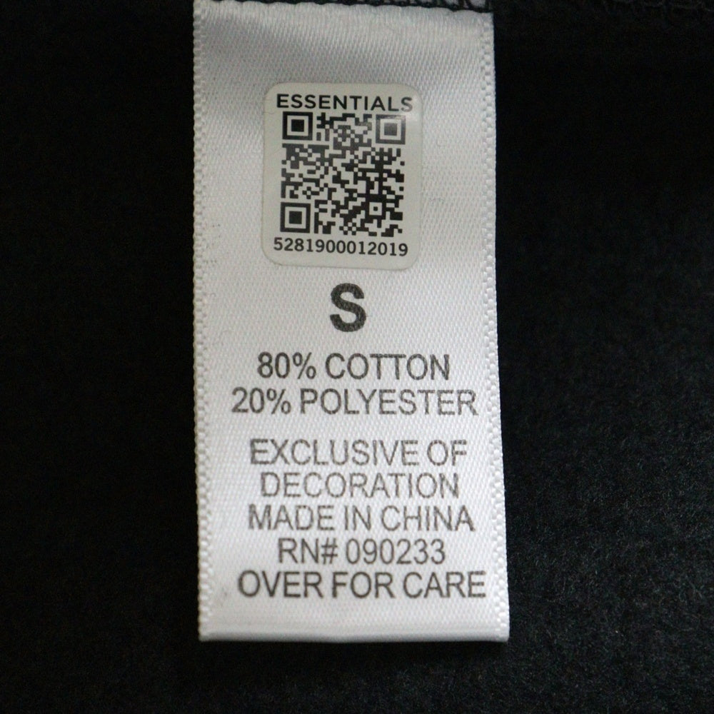 FEAR OF GOD ESSENTIALS(フィアオブゴッド エッセンシャルズ) HOODIE バックフラワーフォトプリント プルオーバースウェットパーカー フーディー ブラック