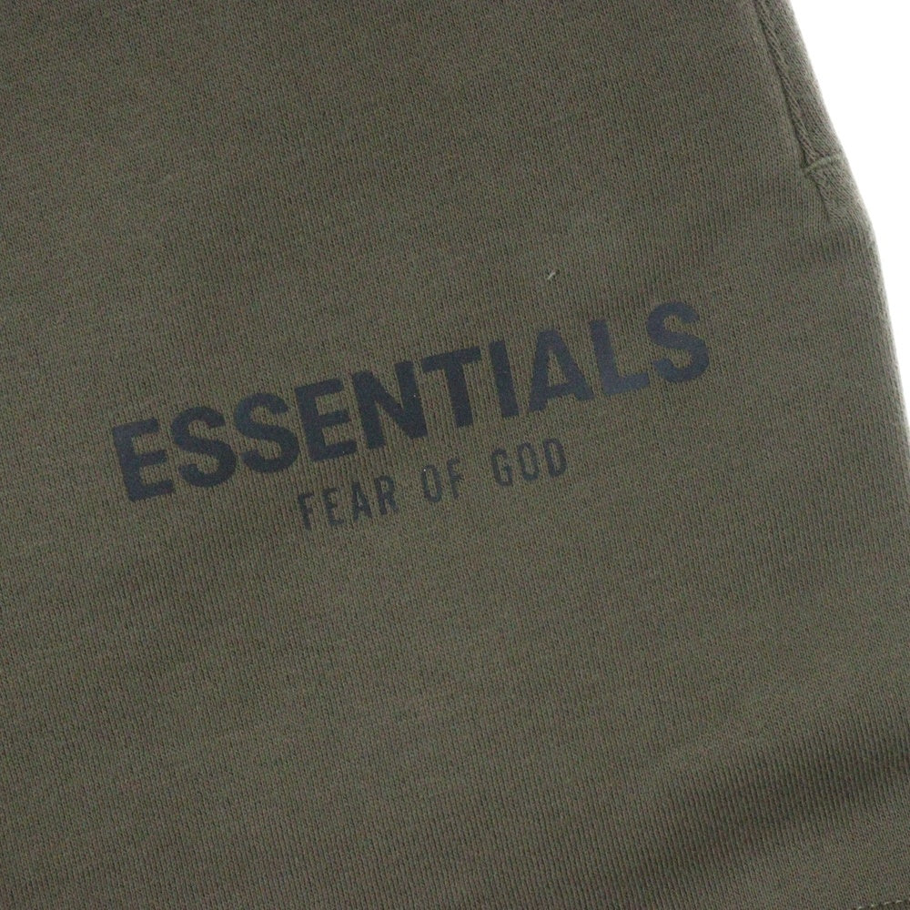 FEAR OF GOD ESSENTIALS(フィアオブゴッド エッセンシャルズ) SHORT PANTS リフレクターロゴ スウェットハーフパンツ ショーツ ベージュ