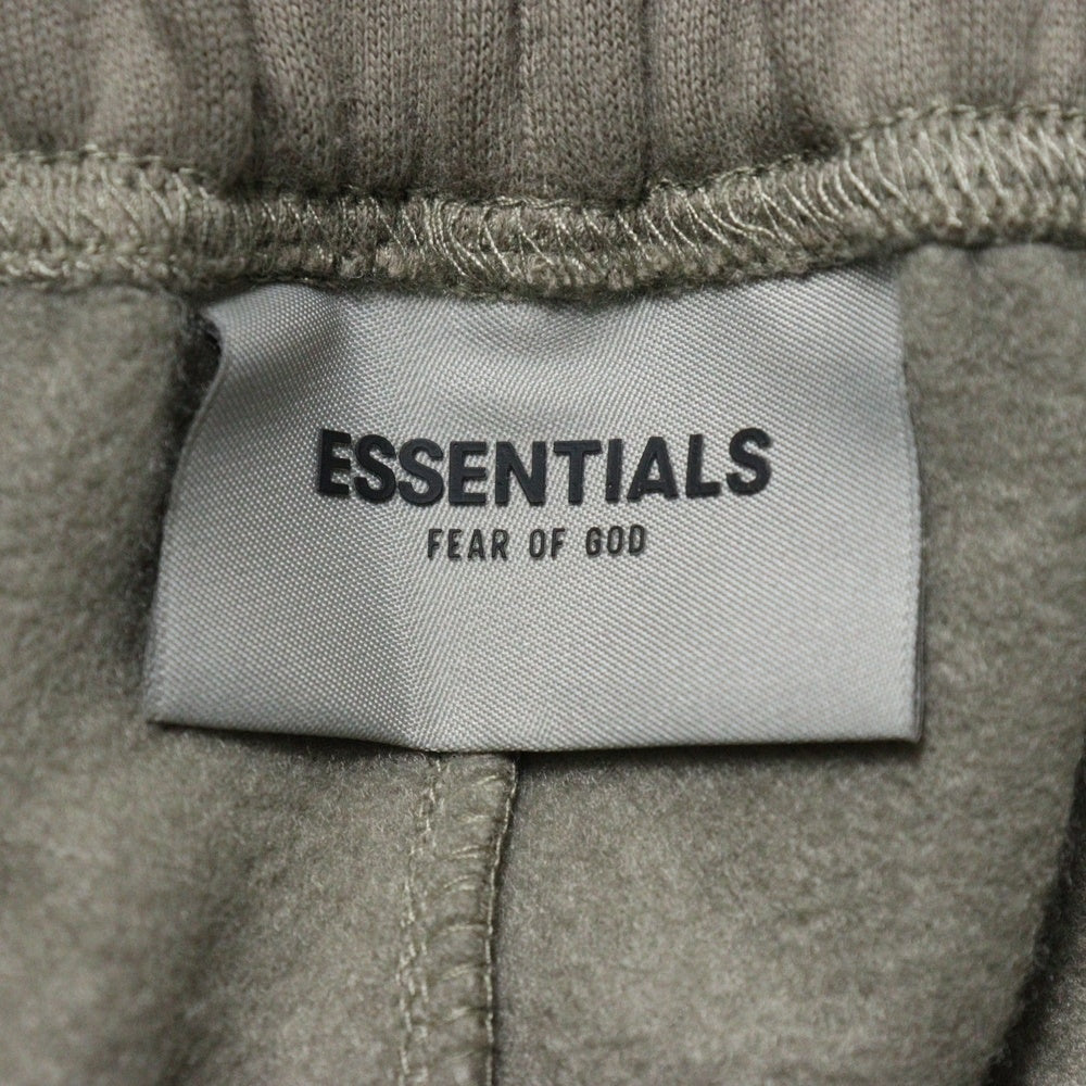 FEAR OF GOD ESSENTIALS(フィアオブゴッド エッセンシャルズ) SHORT PANTS リフレクターロゴ スウェットハーフパンツ ショーツ ベージュ