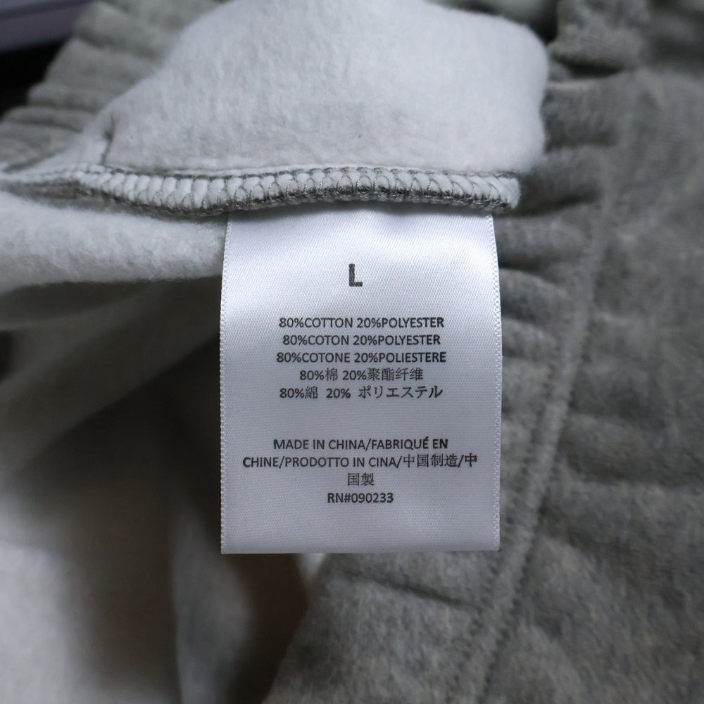 FEAR OF GOD ESSENTIALS(フィアオブゴッド エッセンシャルズ) SHORT PANTS 1977 フェルトロゴ スウェットハーフパンツ ショーツ グレー
