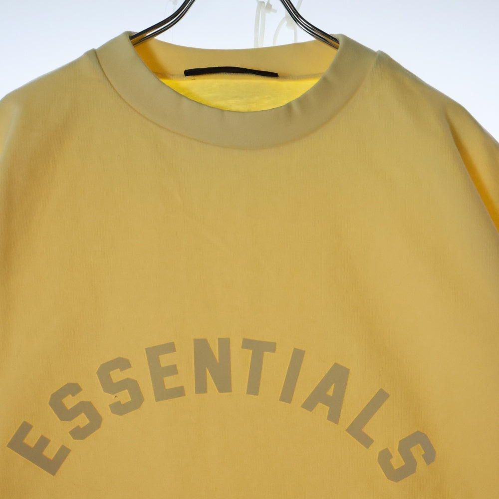FEAR OF GOD ESSENTIALS(フィアオブゴッド エッセンシャルズ) S/S HEAVY T-SHIRT ラバーロゴ 半袖Tシャツ イエロー