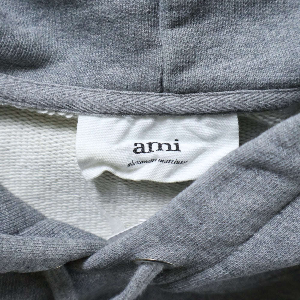 AMI Alexandre Mattiussi(アミアレクサンドルマテュッシ) Hoodie ロゴ刺繍 プルオーバースウェットパーカー フーディー グレー E21HJ058.747