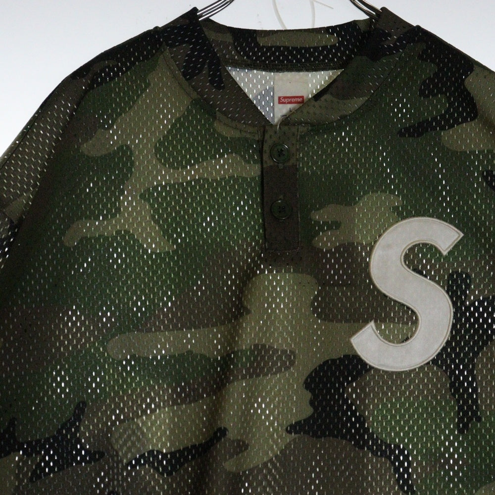 SUPREME(シュプリーム) 25SS S Logo Baseball Henley カモフラージュ 迷彩 Sロゴ ベースボールヘンリー 半袖シャツ カーキ