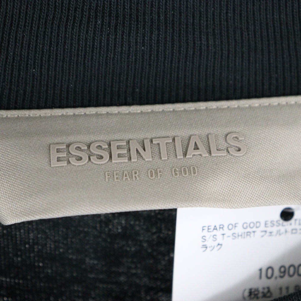FEAR OF GOD ESSENTIALS(フィアオブゴッド エッセンシャルズ) S/S T-SHIRT フェルトロゴ 半袖Tシャツ ブラック