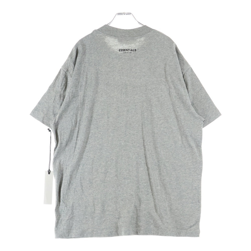 FEAR OF GOD ESSENTIALS(フィアオブゴッド エッセンシャルズ) S/S T-SHIRT ロゴプリント 半袖Tシャツ グレー