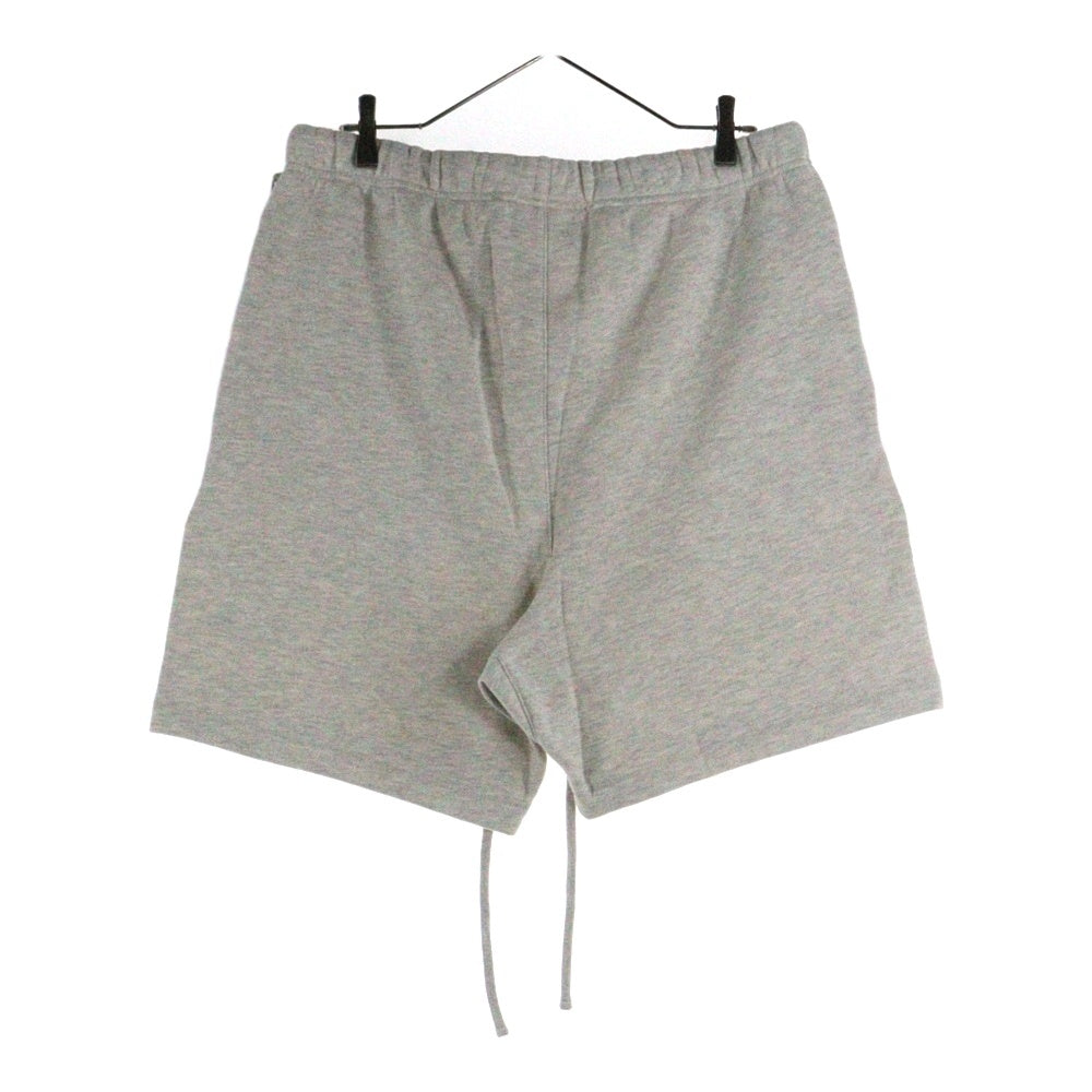 FEAR OF GOD ESSENTIALS(フィアオブゴッド エッセンシャルズ) SHORT PANTS 1977 フェルトロゴ スウェットハーフパンツ ショーツ グレージュ