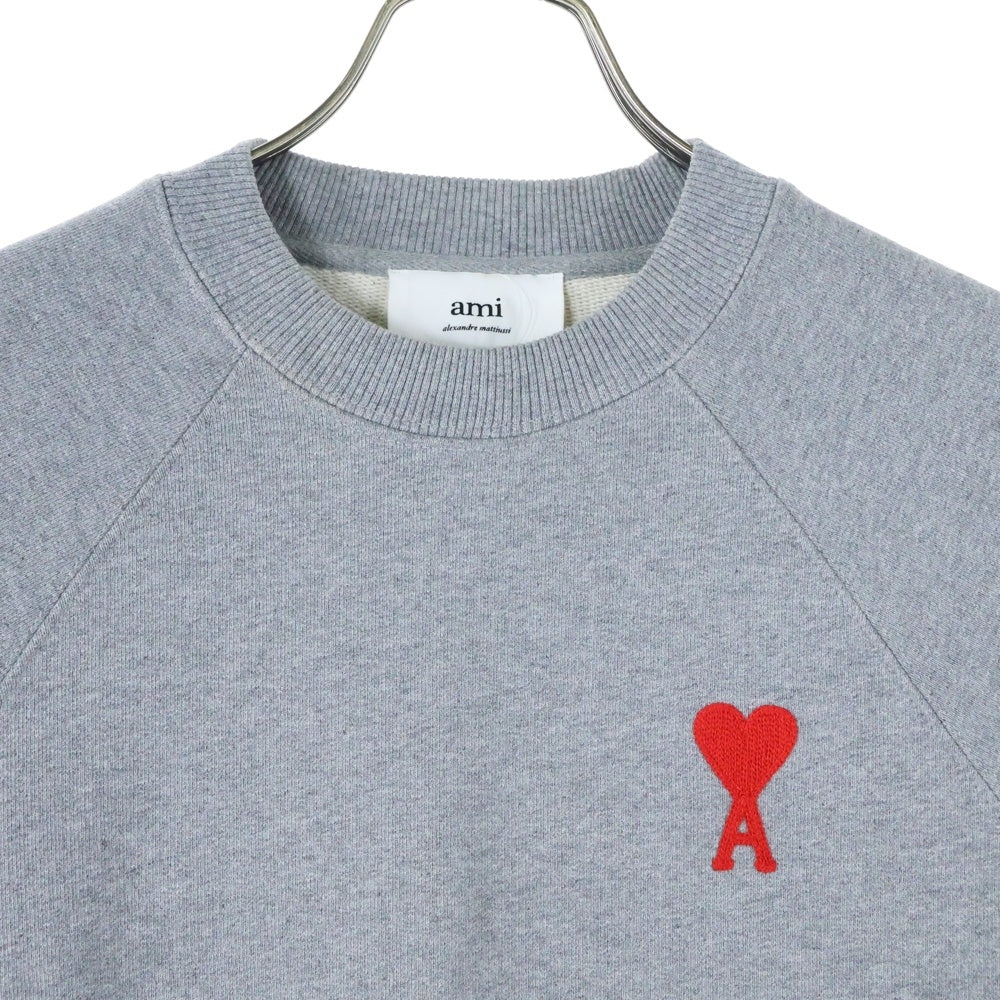 AMI Alexandre Mattiussi(アミアレクサンドルマテュッシ) Sweatshirt ハートロゴ刺繍 クルーネックスウェットトレーナー グレー USW004.747