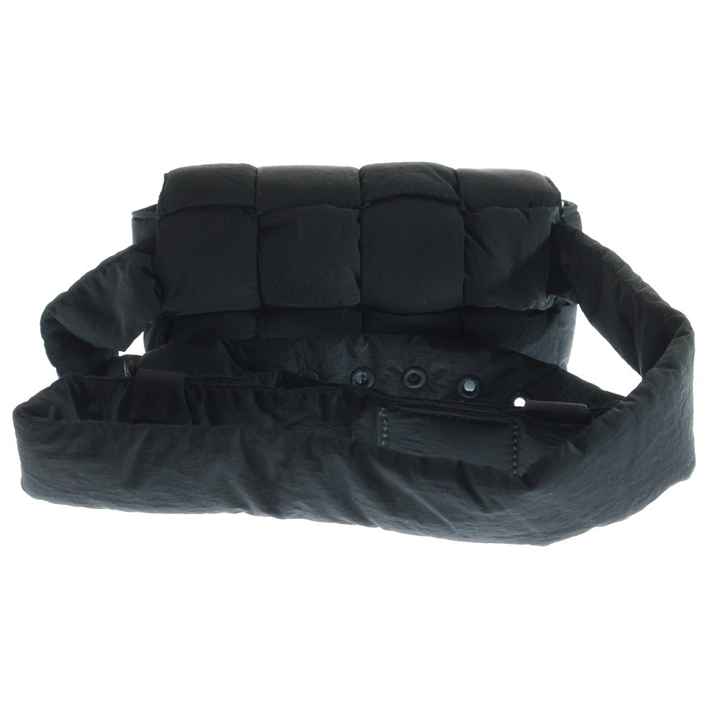 BOTTEGA VENETA(ボッテガヴェネタ) Padded Cassette スモール パデッド テック カセット ショルダーバッグ ブラック