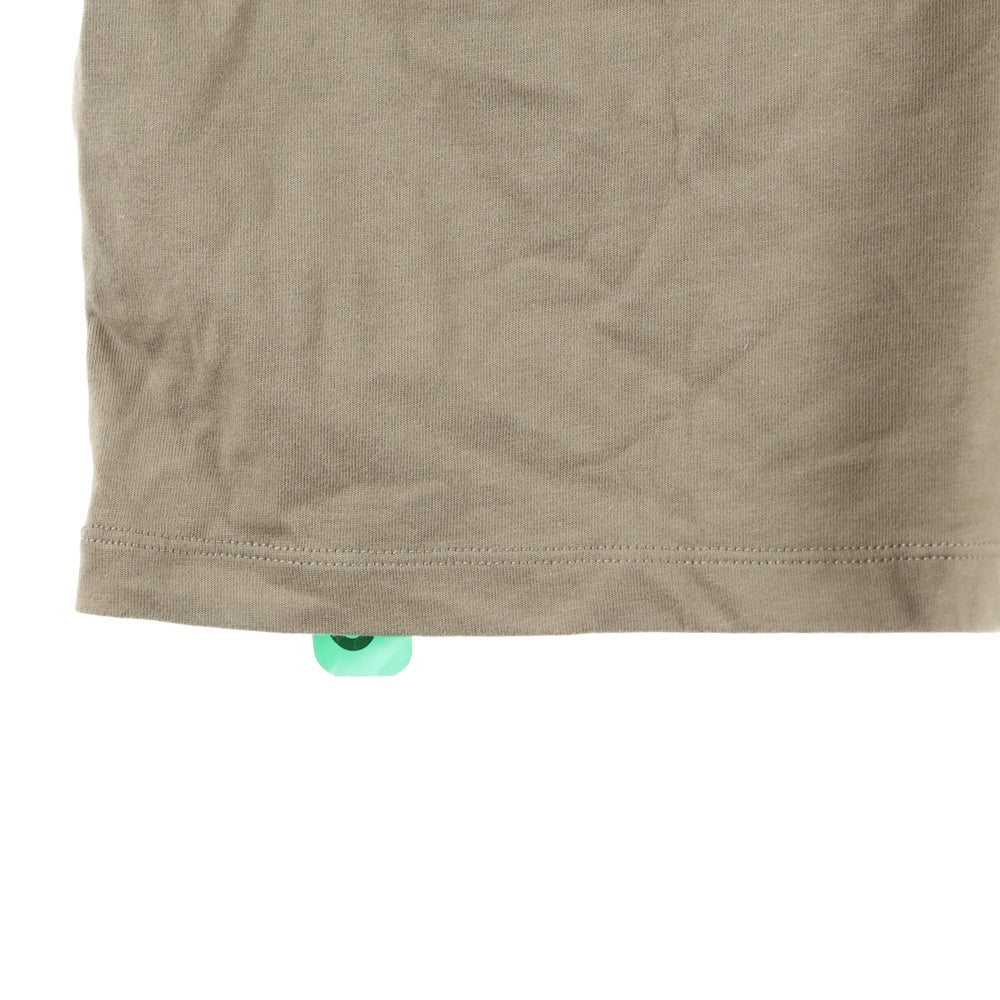 FEAR OF GOD ESSENTIALS(フィアオブゴッド エッセンシャルズ) S/S T-SHIRT フェルトロゴ 半袖Tシャツ ベージュ