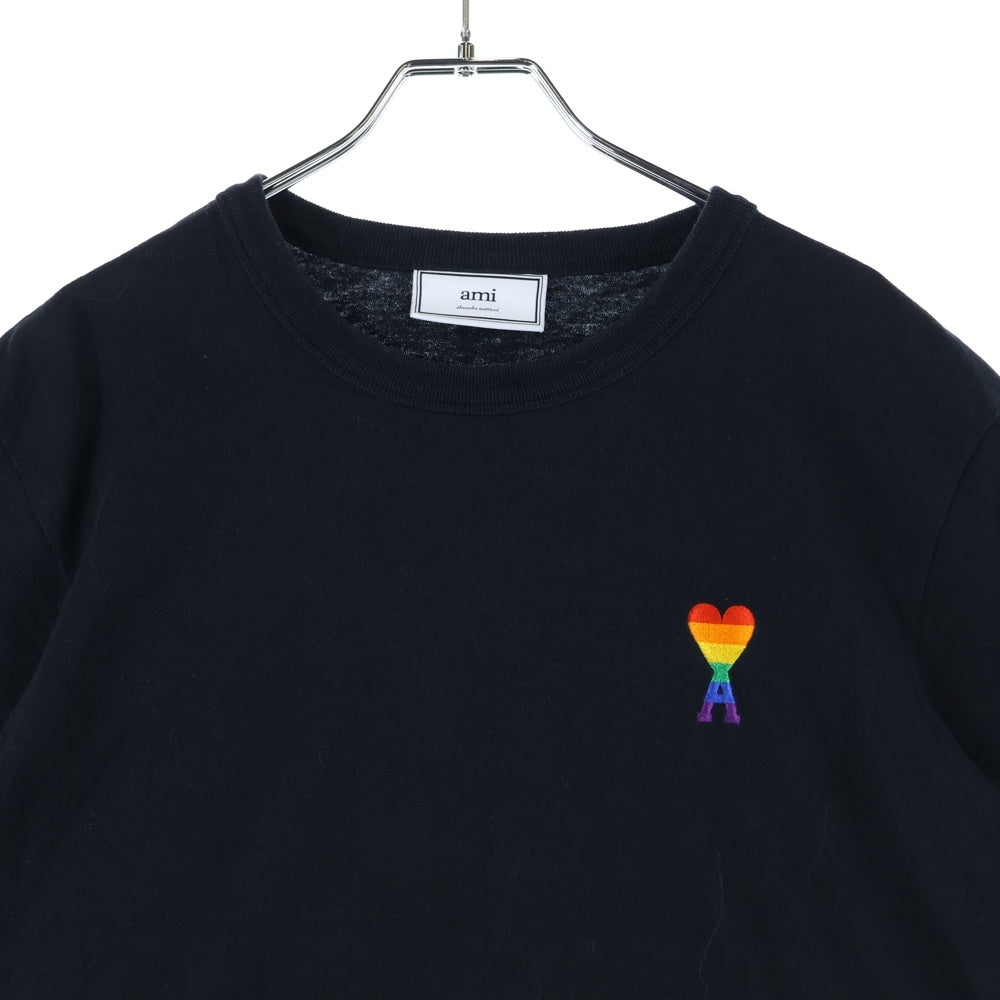 AMI Alexandre Mattiussi(アミアレクサンドルマテュッシ) Ami De Coeur LGBTQ レインボーロゴ刺繍 半袖Tシャツ ブラック SPEE20HJ197.720