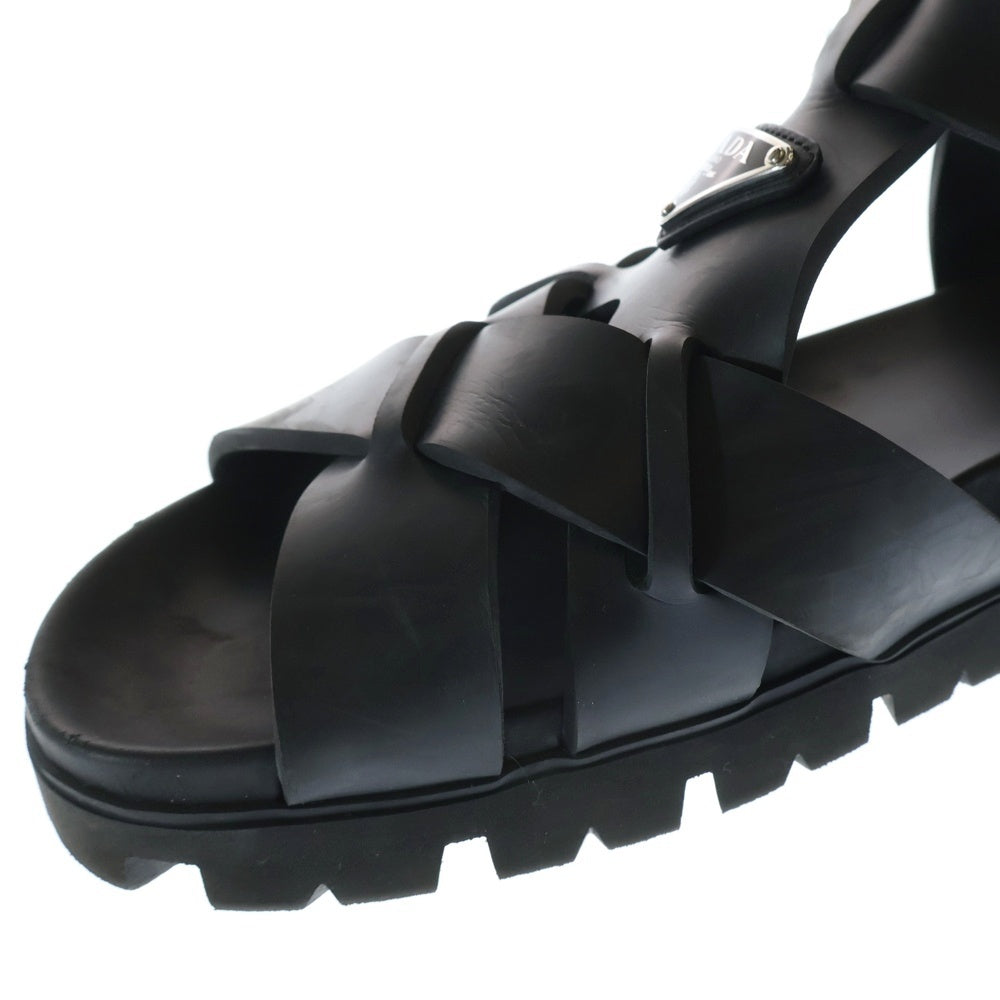 PRADA(プラダ) トライアングルロゴ ラバー クロスサンダル ブラック