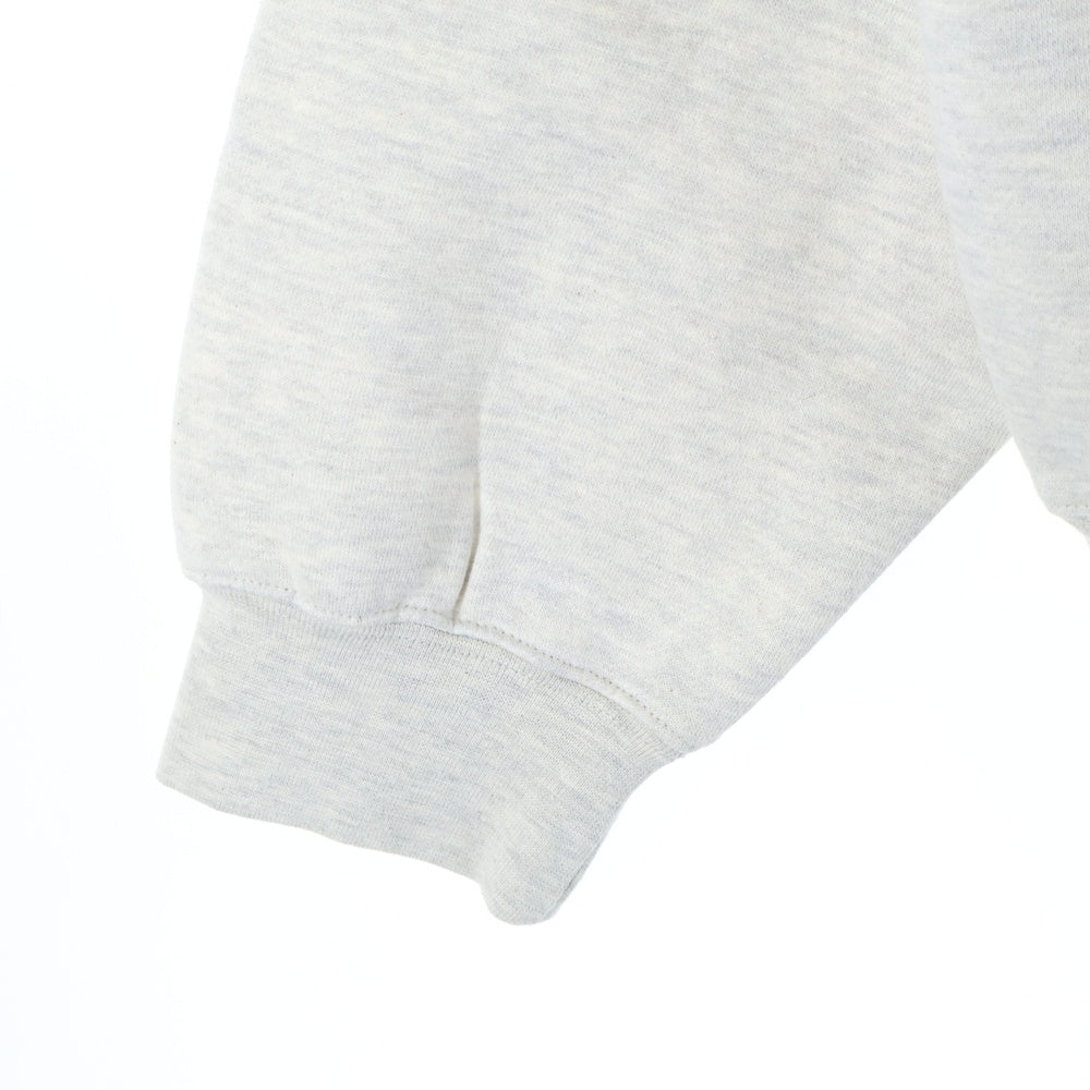 FEAR OF GOD ESSENTIALS(フィアオブゴッド エッセンシャルズ) HOODIE 1977 フェルトロゴ プルオーバースウェットパーカー フーディー グレージュ