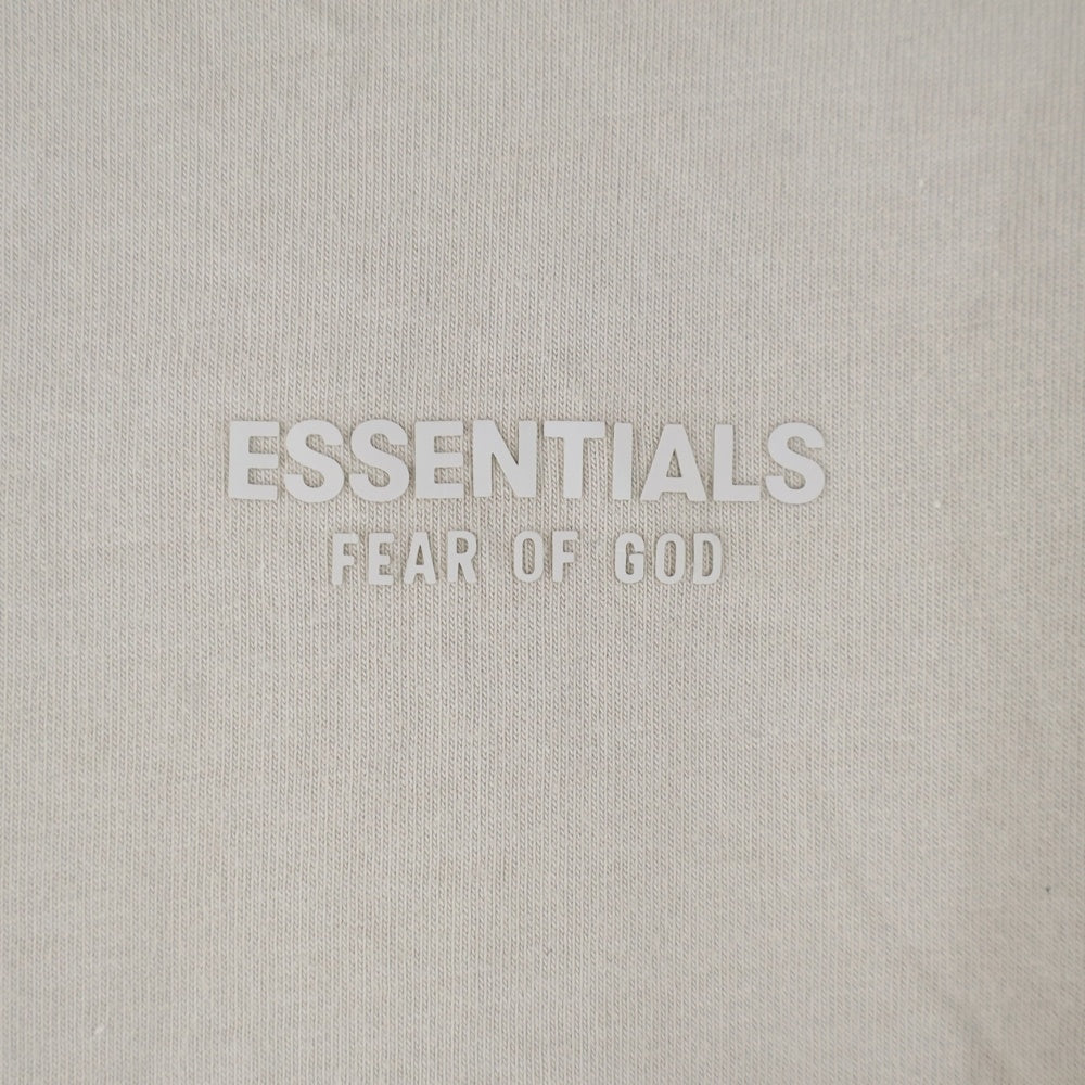 FEAR OF GOD ESSENTIALS(フィアオブゴッド エッセンシャルズ) L/S T-SHIRT ラバーロゴ 長袖Tシャツ ロンT ベージュ