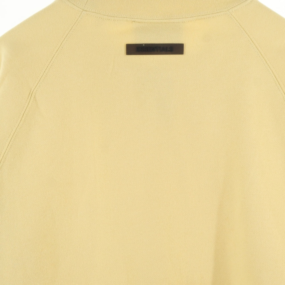 FEAR OF GOD ESSENTIALS(フィアオブゴッド エッセンシャルズ) SWEATSHIRT リフレクターロゴ クルーネックスウェットトレーナー イエロー