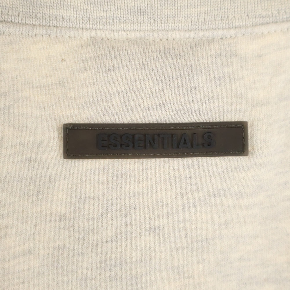FEAR OF GOD ESSENTIALS(フィアオブゴッド エッセンシャルズ) SWEATSHIRT リフレクターロゴ クルーネックスウェットトレーナー グレージュ