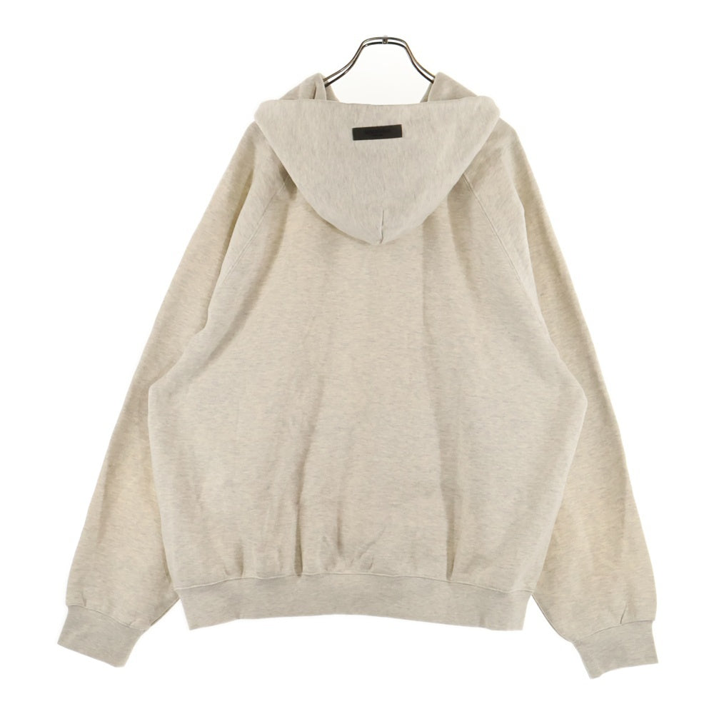 FEAR OF GOD ESSENTIALS(フィアオブゴッド エッセンシャルズ) HOODIE 1977 フェルトロゴ プルオーバースウェットパーカー フーディー グレージュ