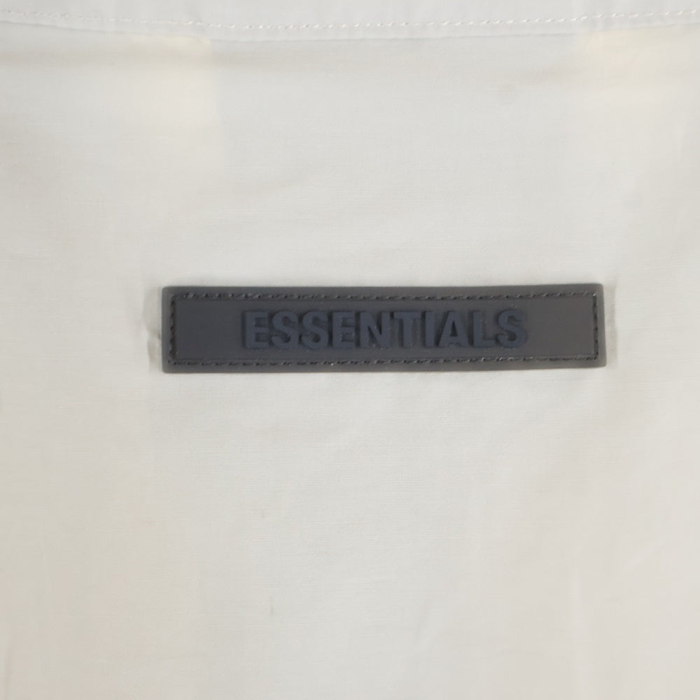 FEAR OF GOD ESSENTIALS(フィアオブゴッド エッセンシャルズ) HALF ZIP NYLON JACKET リフレクターロゴ ハーフジップ ナイロンジャケット ベージュ