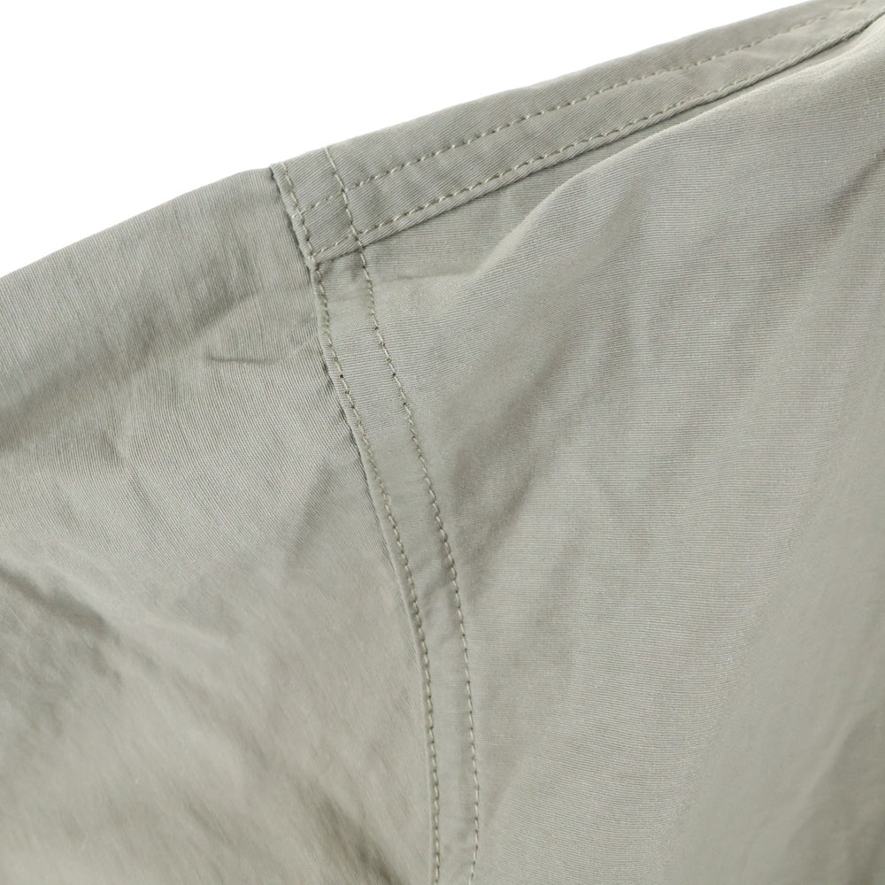 FEAR OF GOD ESSENTIALS(フィアオブゴッド エッセンシャルズ) NYLON COACH JACKET リフレクターロゴ ナイロンコーチジャケット ベージュ