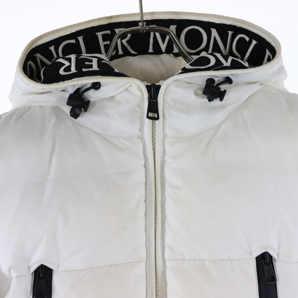 MONCLER(モンクレール) MONTCLA モンクラー ロゴジップアップ ダウンジャケット ホワイト E20914194385 C0300