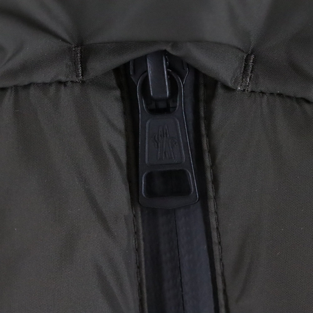 MONCLER(モンクレール) MONTCLA モンクラー ロゴジップアップ ダウンジャケット アウター ブラウン F20911B56900 C0300