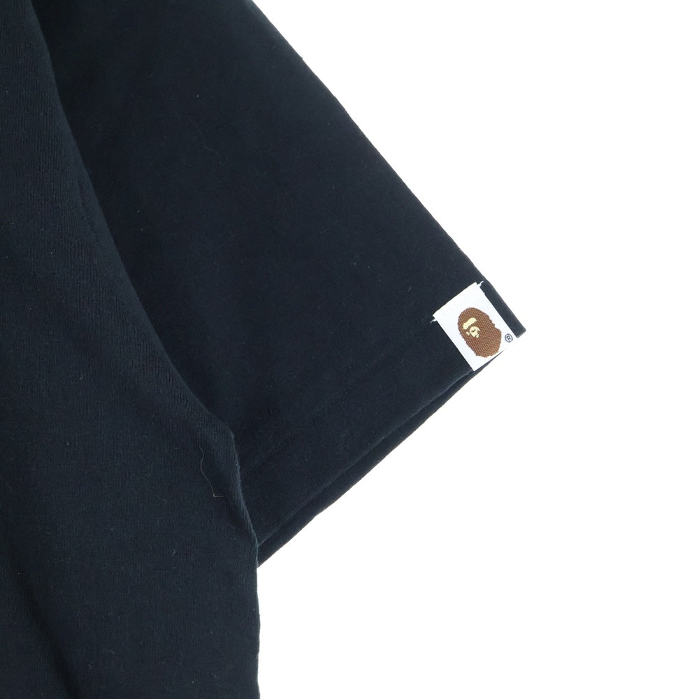 A BATHING APE(アベイシングエイプ) ×GOD SELECTION XXX フロントロゴプリント 半袖Tシャツ ブラック 001TEK231903C