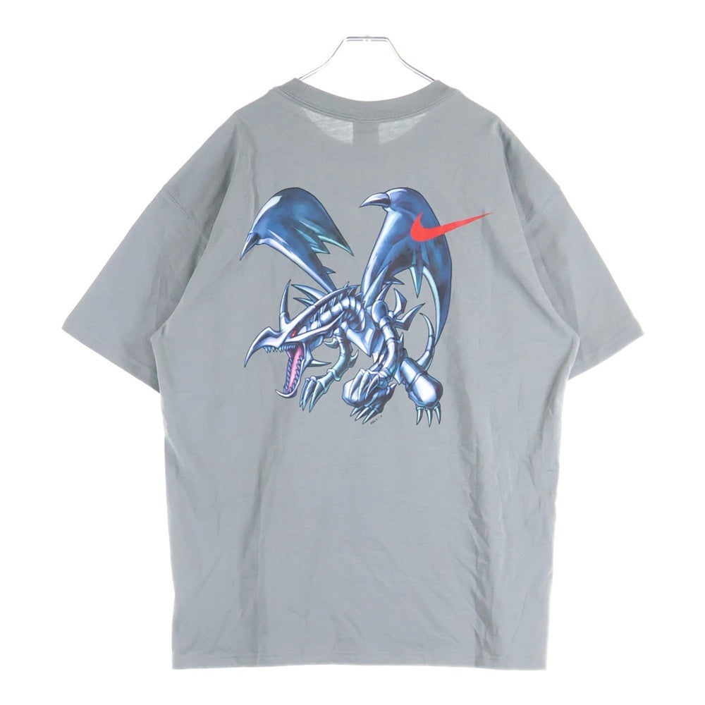 NIKE(ナイキ) ×Yu-Gi-Oh! Solo Swoosh Tee 遊戯王 半袖Tシャツ グレー IO7985-029