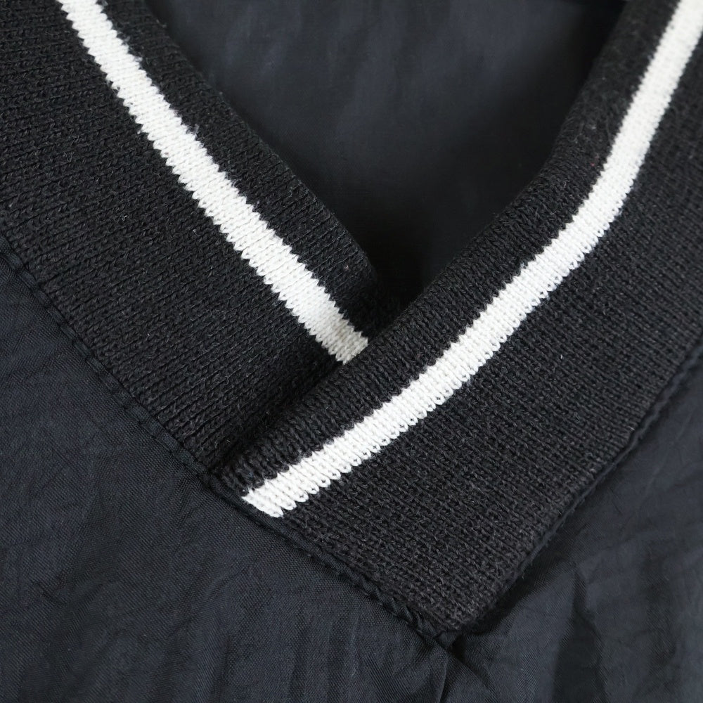 Reebok(リーボック) V Neck Nylon Jacket ロゴ刺繍 Vネックプルオーバーナイロンジャケット ブラック
