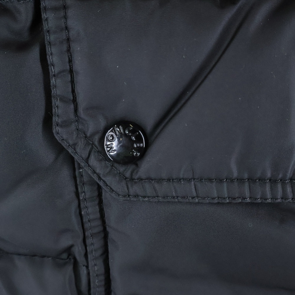 MONCLER(モンクレール) SERRE GIUBBOTTO ロゴワッペン ダウンジャケット ブラック レディース 420934630705 54155