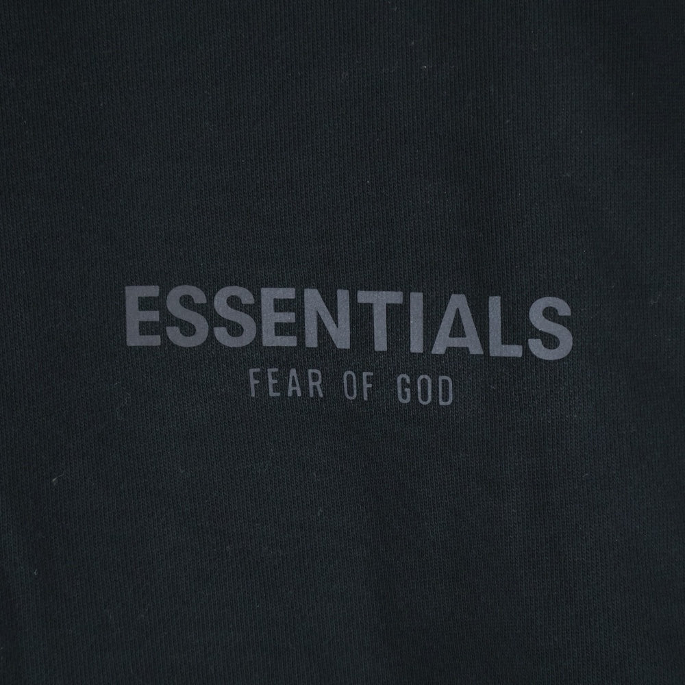 FEAR OF GOD ESSENTIALS(フィアオブゴッド エッセンシャルズ) フロントロゴ コットン 長袖ポロシャツ ブラック