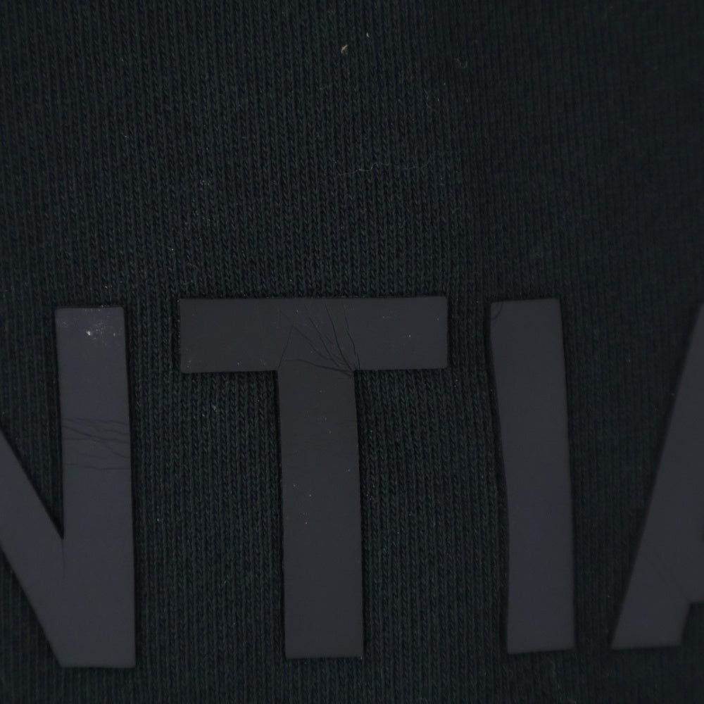 FEAR OF GOD ESSENTIALS(フィアオブゴッド エッセンシャルズ) フロントロゴ コットン 長袖ポロシャツ ブラック