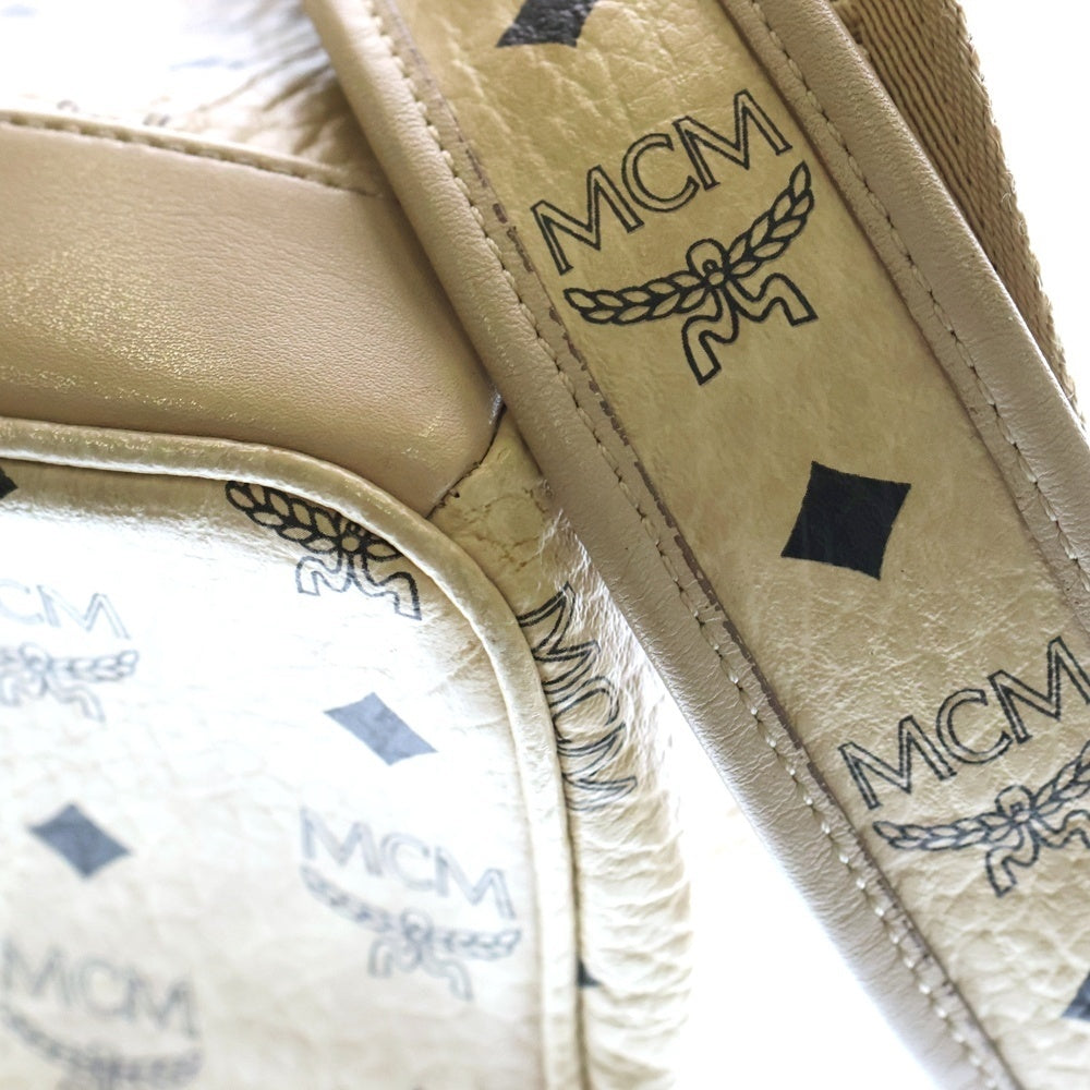 MCM(エム シー エム) Stark Side Studs Backpack スタッズ レザーリュックサック バックパック ベージュ レディース