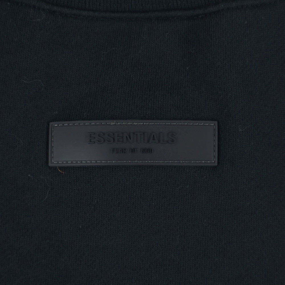 FEAR OF GOD ESSENTIALS(フィアオブゴッド エッセンシャルズ) SWEATSHIRT バックロゴ クルーネックスウェットトレーナー ブラック