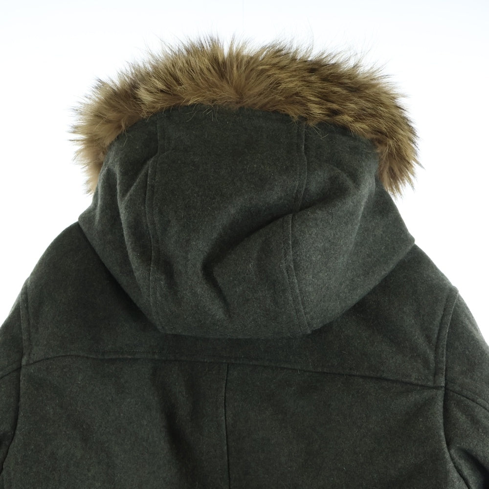 MONCLER(モンクレール) FAURE GIUBBOTTO 裏地コヨーテ ロゴワッペン ウールダウンコート グリーン 420914233115 57318
