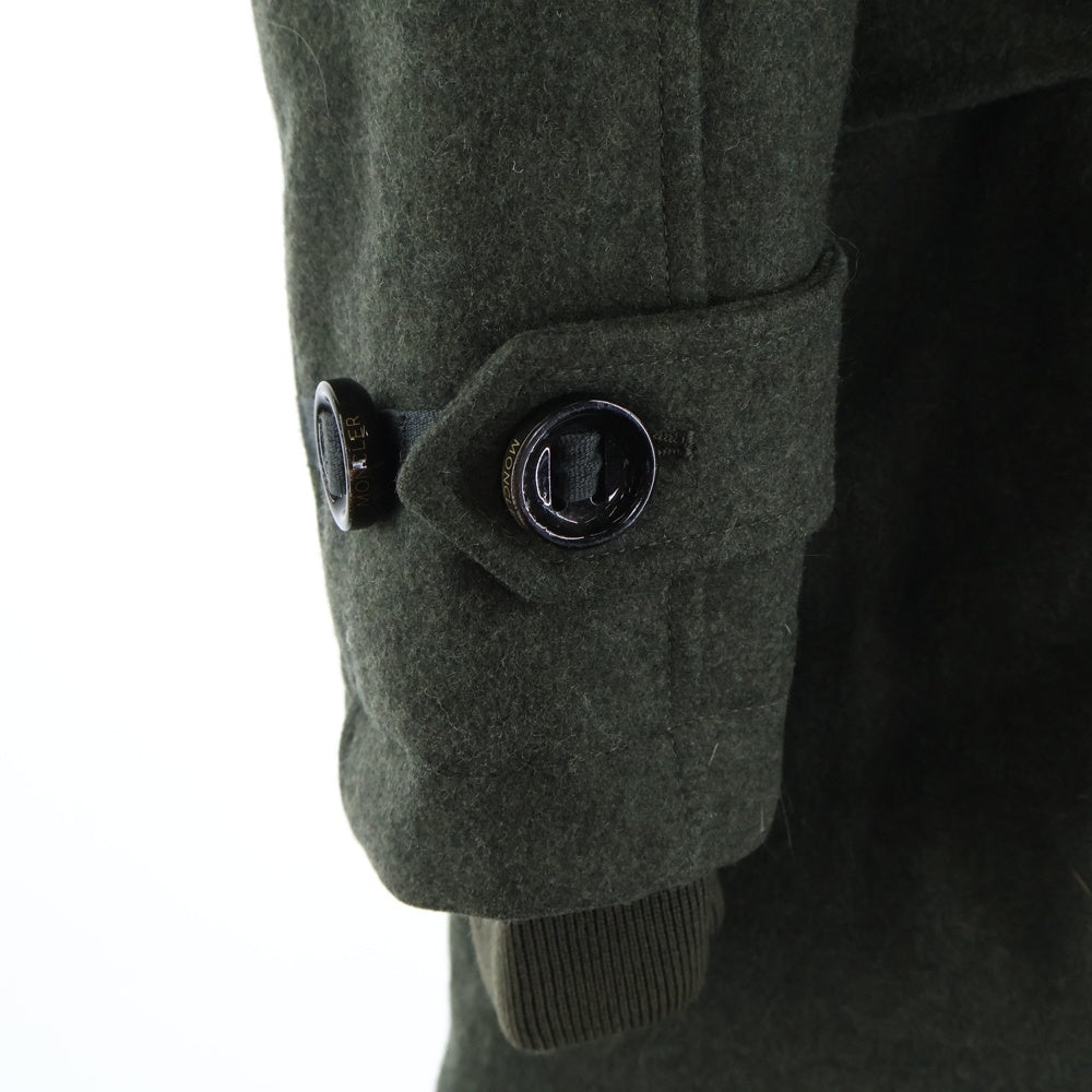 MONCLER(モンクレール) FAURE GIUBBOTTO 裏地コヨーテ ロゴワッペン ウールダウンコート グリーン 420914233115 57318