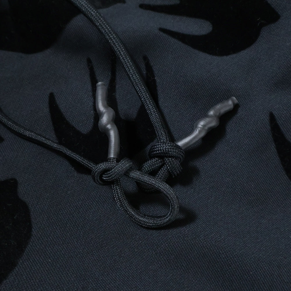 McQ(マックキュー) Swallow Print Hoodie プルオーバースウェットパーカー フーディー ブラック 545412 RLT74