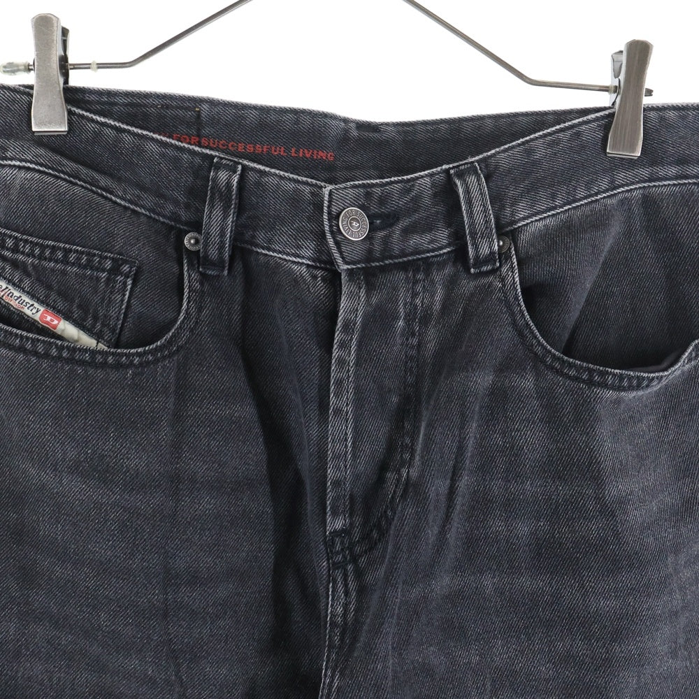 DIESEL(ディーゼル) 2001 D-MACRO リラックス フィット ウォッシュド デニムパンツ ブラック A12821