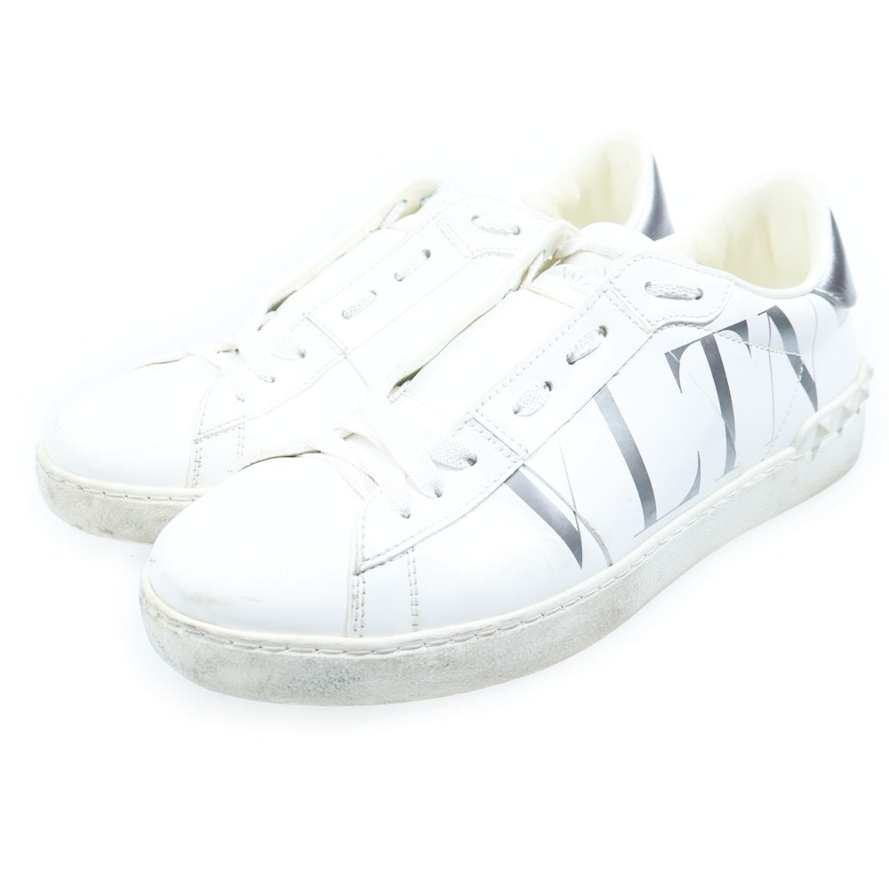 VALENTINO GARAVANI(ヴァレンチノガラヴァーニ) VLTN Sneaker オープン ロックスタッズ ローカットスニーカー ホワイト TU830Y2