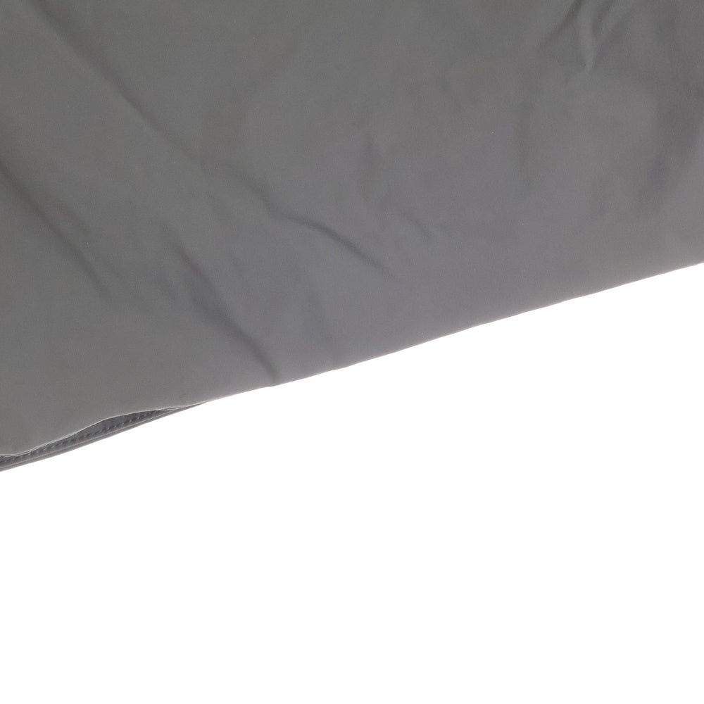 FEAR OF GOD ESSENTIALS(フィアオブゴッド エッセンシャルズ) SHORT PANTS ロゴパッチ ナイロンハーフパンツ ショートパンツ カーキ