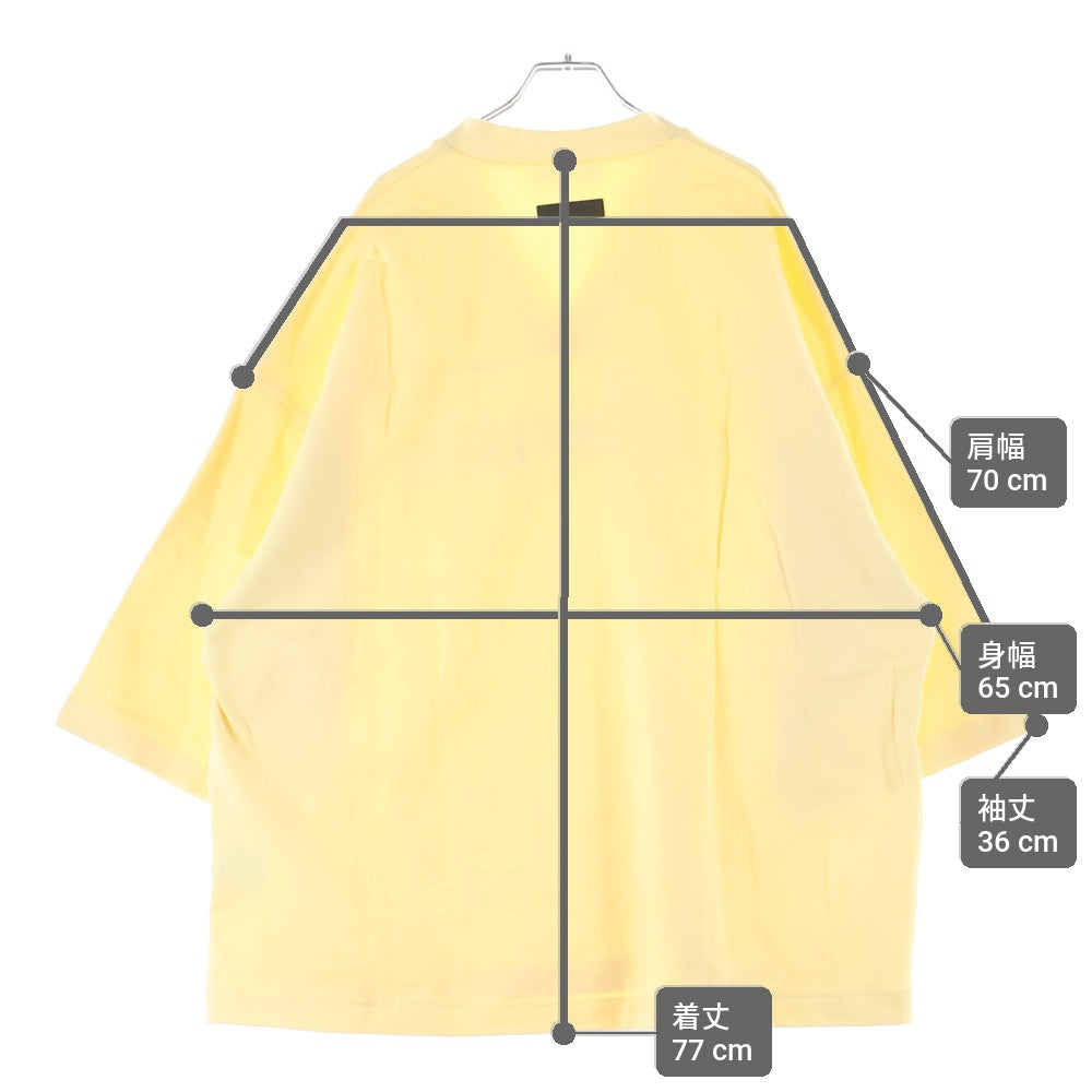 FEAR OF GOD ESSENTIALS(フィアオブゴッド エッセンシャルズ) FOOTBALL TEE Vネック ラバーロゴ フットボール半袖Tシャツ イエロー