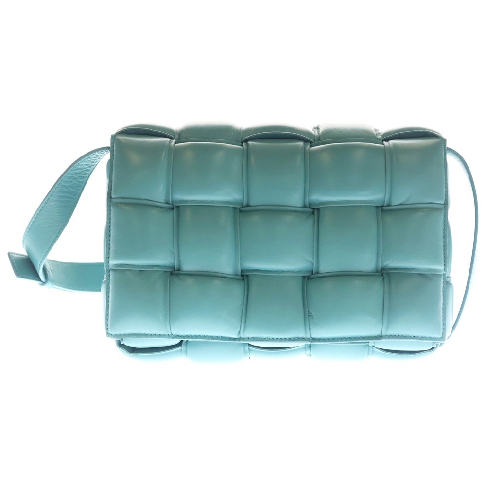 BOTTEGA VENETA(ボッテガヴェネタ) マキシイントレチャート パデットカセット レザーショルダーバッグ ブルー レディース