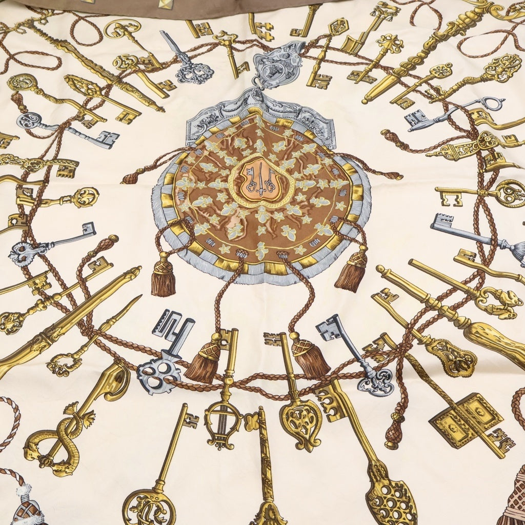 HERMES(エルメス) カレ90 Key Pattern Scarf 鍵柄スカーフ カーキ/ベージュ レディース