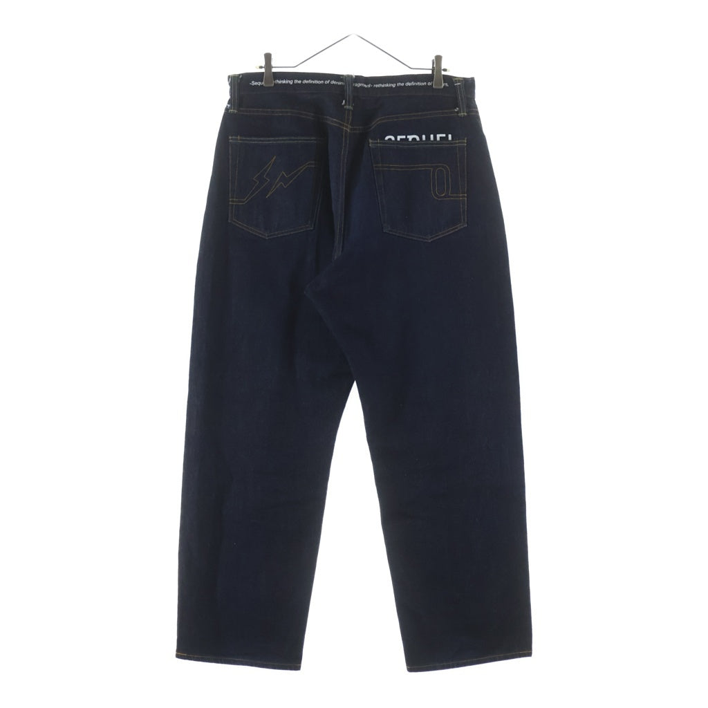 FRAGMENT DESIGN(フラグメントデザイン) ×SEQUEL Baggy Denim Pants シークエル バギーデニムパンツ バックデザインロゴ刺繍 ボトムス インディゴ 81-3-6438-9170