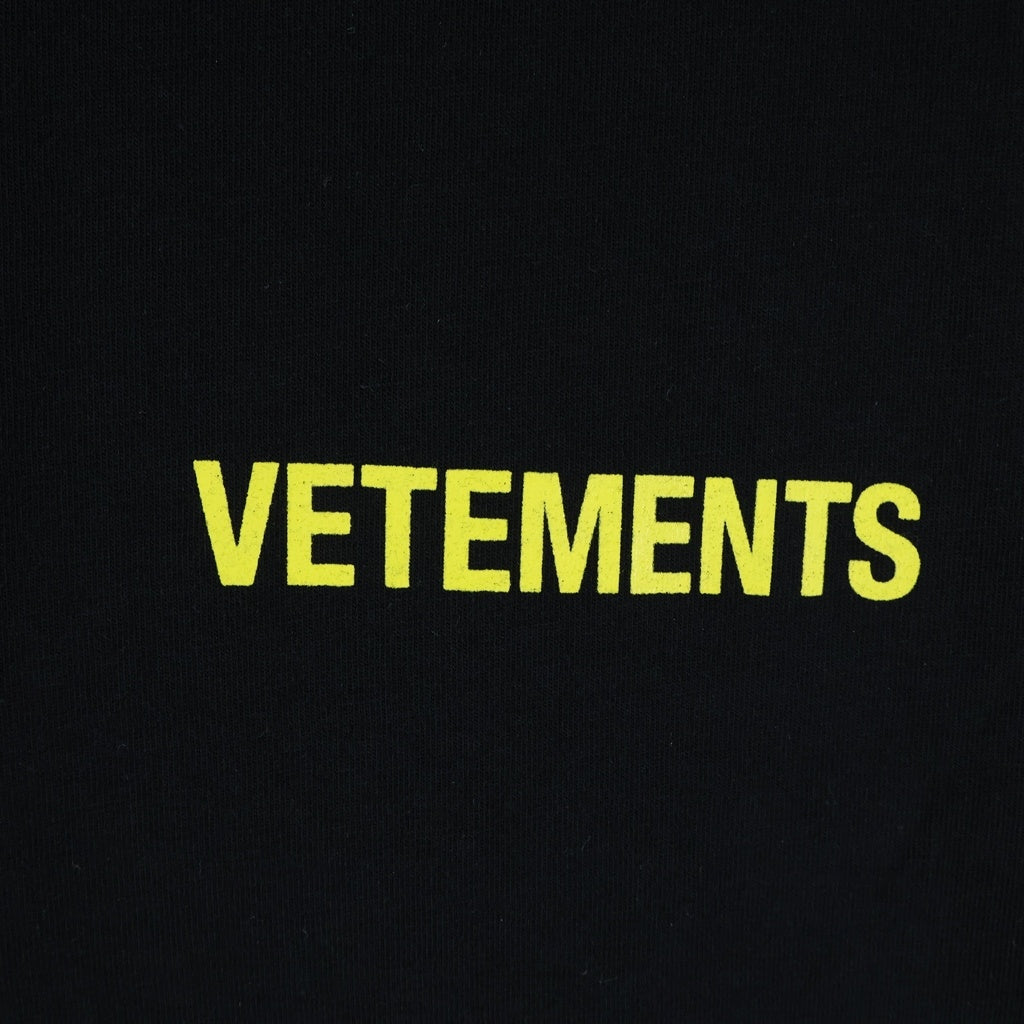 VETEMENTS(ヴェトモン) Logo Label Short-Sleeved T-Shirt ロゴラベル半袖Tシャツ ブラック GVA72XX001