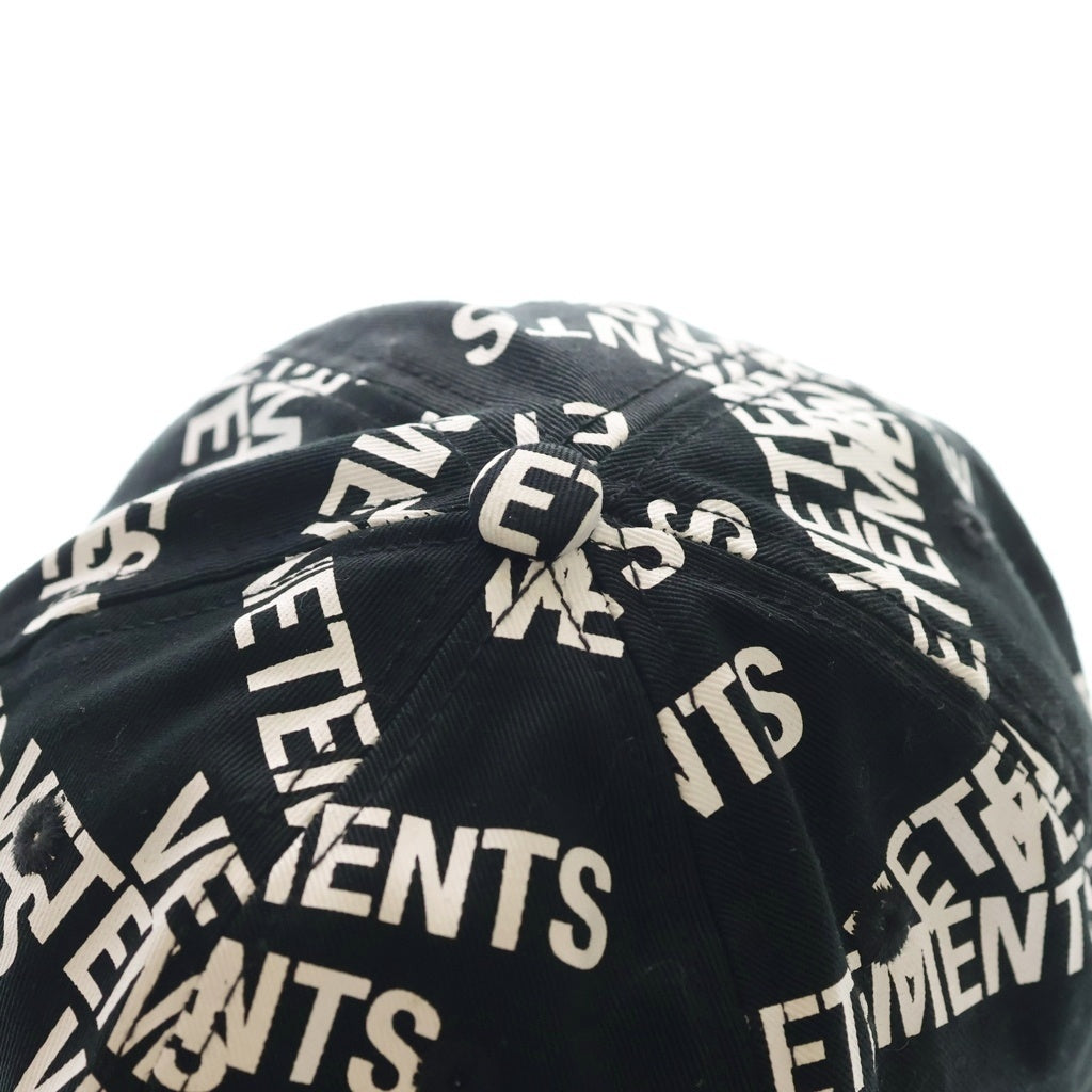 VETEMENTS(ヴェトモン) 21AW Stamped Logo Cap スタンプドロゴキャップ ロゴ総柄 帽子 ブラック UA52CA950B