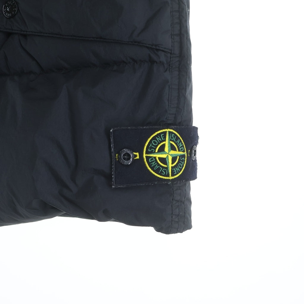 STONE ISLAND(ストーンアイランド) GARMENT DYED CRINKLE REPS RECYCLED NYLON DOWN VEST ロゴパッチ ナイロンダウンベスト ブラック 7915G0423