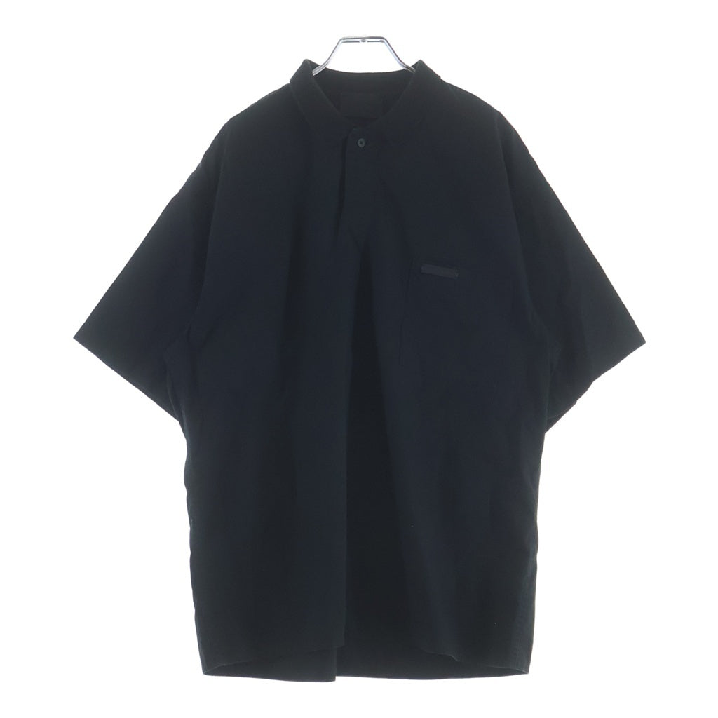 FEAR OF GOD(フィアオブゴッド) 胸プレートデザイン レギュラーカラー 半袖シャツ ブラック