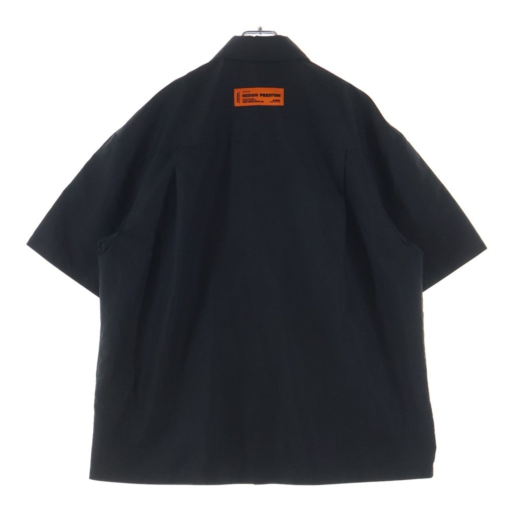 HERNO(ヘルノ) フロントロゴデザイン ナイロン 半袖シャツ ブラック HMGG002S23FAB001