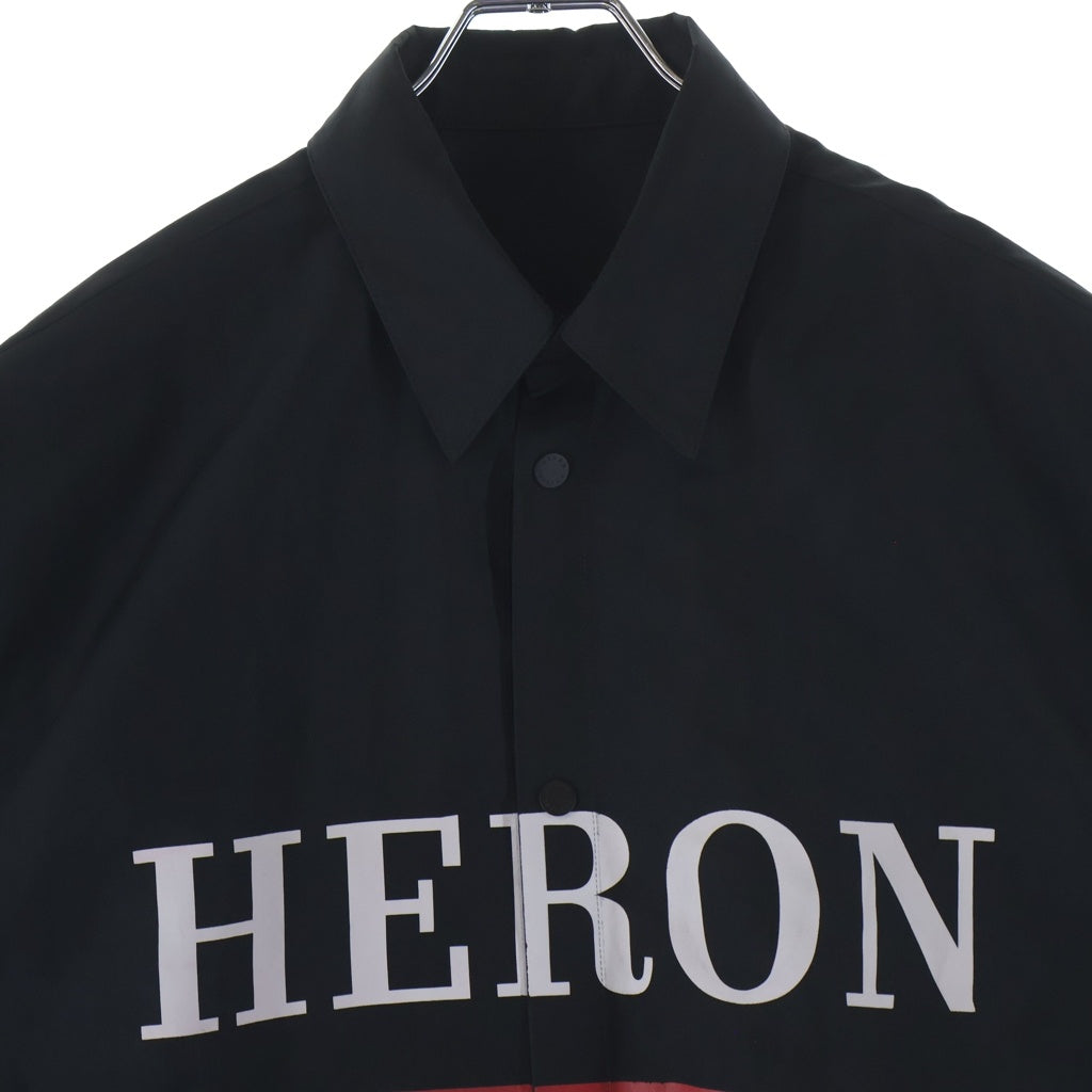 HERNO(ヘルノ) フロントロゴデザイン ナイロン 半袖シャツ ブラック HMGG002S23FAB001