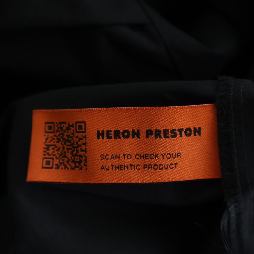 HERNO(ヘルノ) フロントロゴデザイン ナイロン 半袖シャツ ブラック HMGG002S23FAB001