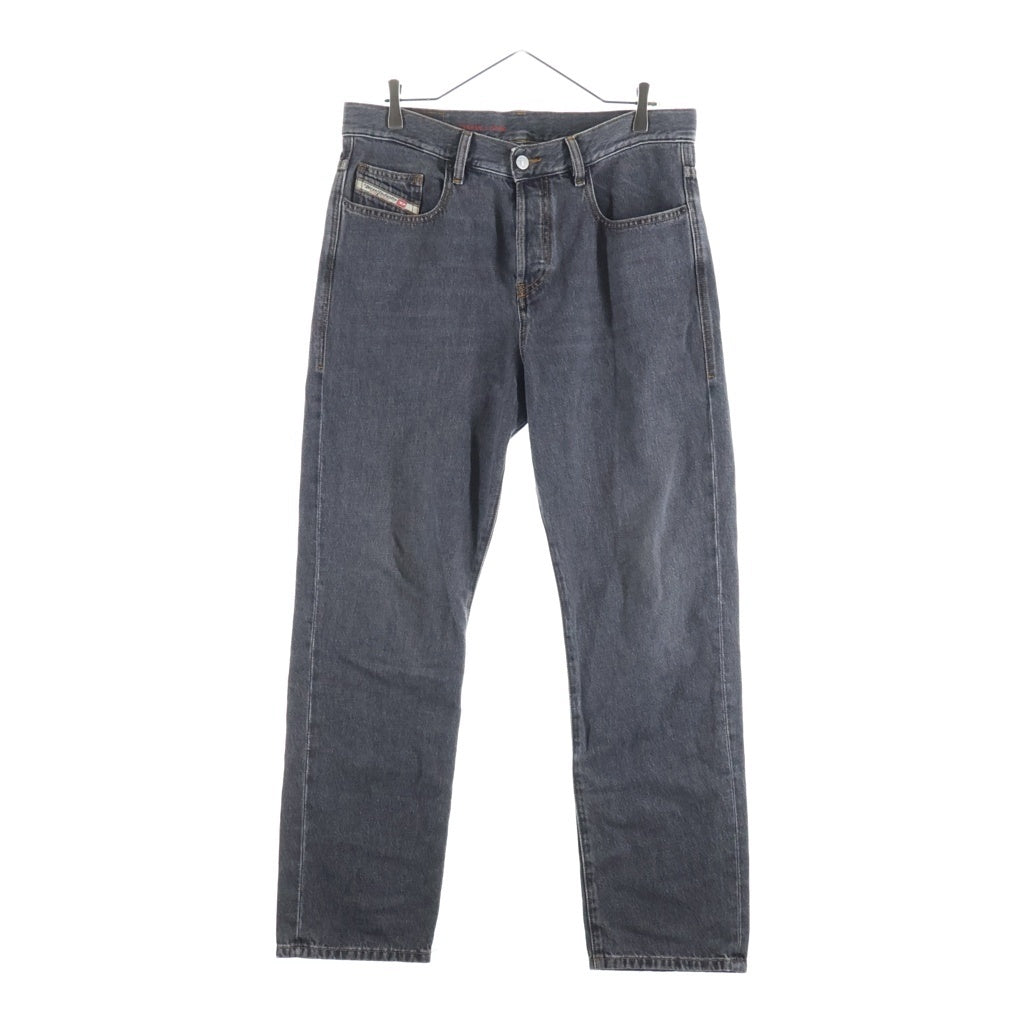 DIESEL(ディーゼル) 2020 D-Viker ウォッシュ加工 ストレートデニムパンツ グレー 09B84 09B84